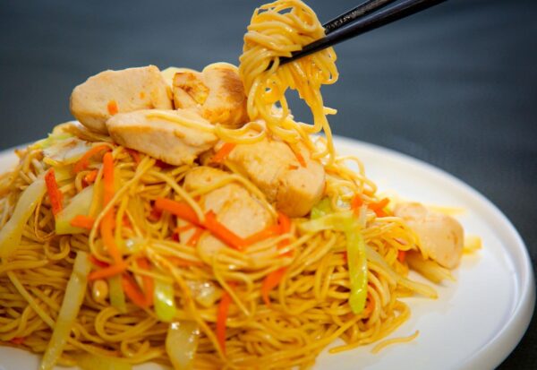 N7 Chicken Low Mein or Shanghai Noodel