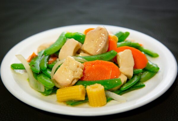 C10 Chicken with Sugar Pea